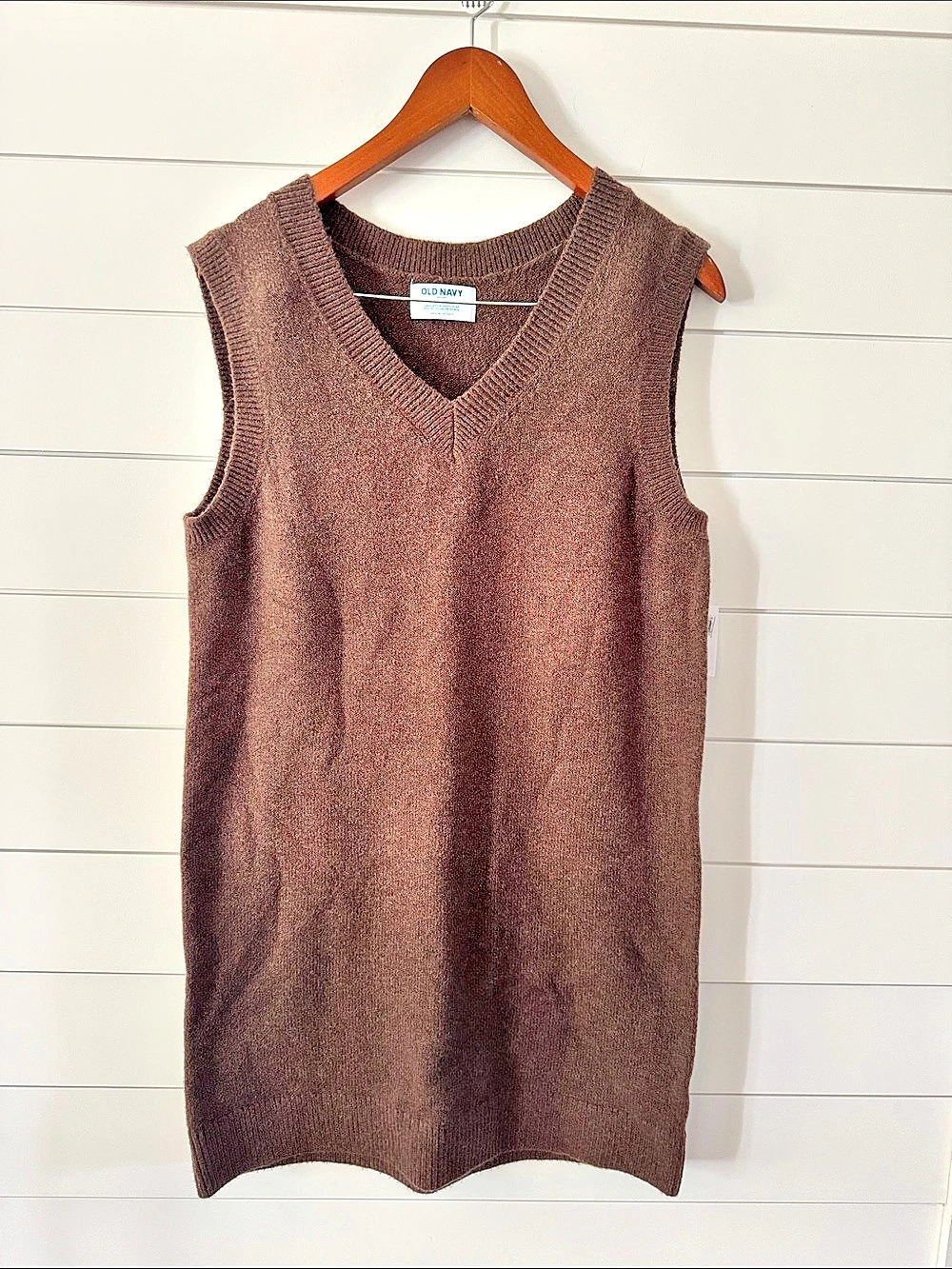 Old Navy SoSoft Lite Sweater Vest V-Neck Brown Medium